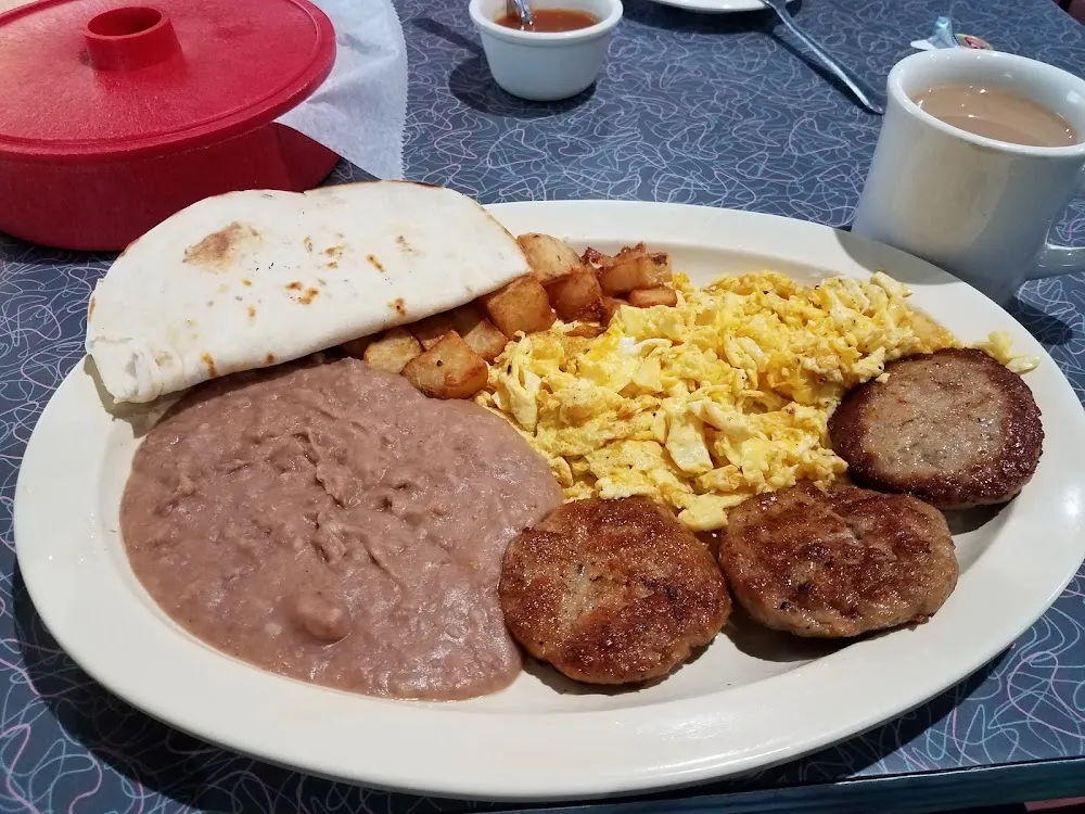 Huevos Con Sausage Patties